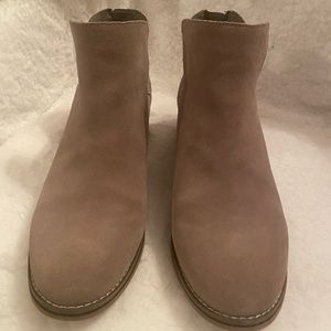 BLONDO WATERPROOF BOOTIE, tan, size 8.5. WORN TWICE. PERFECT CONDITION